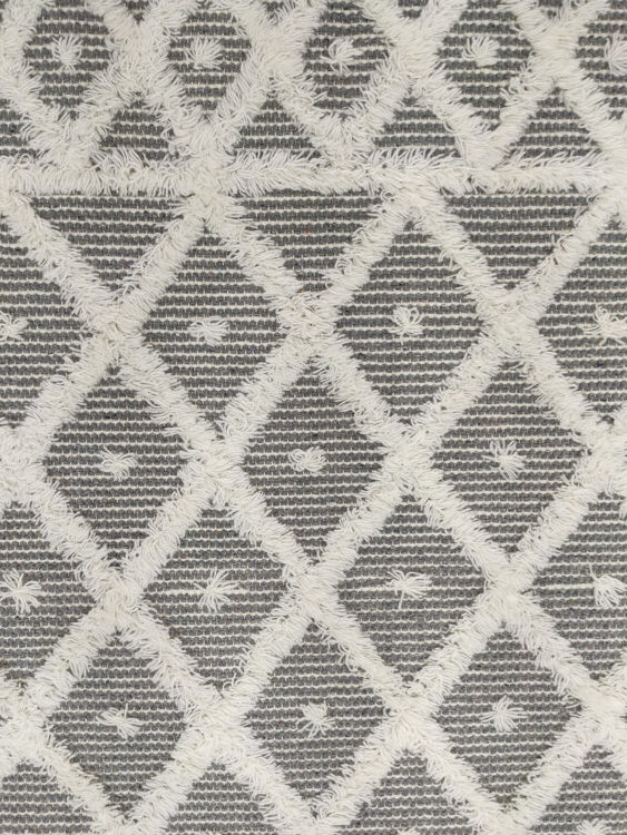 Crafted with Care: Handmade Wool & Cotton Rug Adds a Cozy Feel to Your Floors