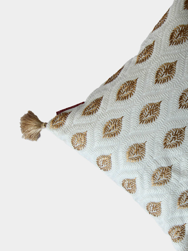 White & Gold Polyester Cushion Cover CS-016