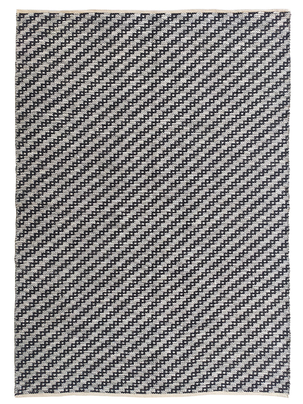 Elegant Black & White Woven Rug - Elevate Your Home Decor with Style