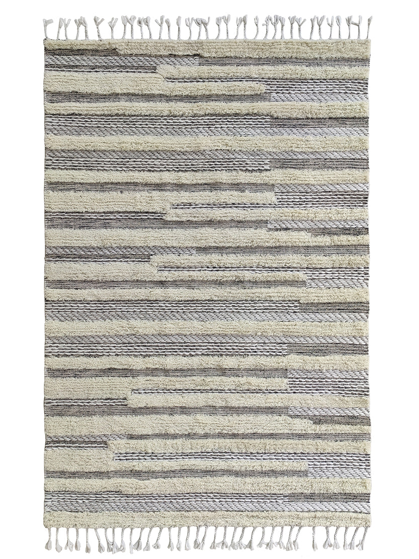 Handcrafted Fringes Woven Rug - Elevate Your Home Decor