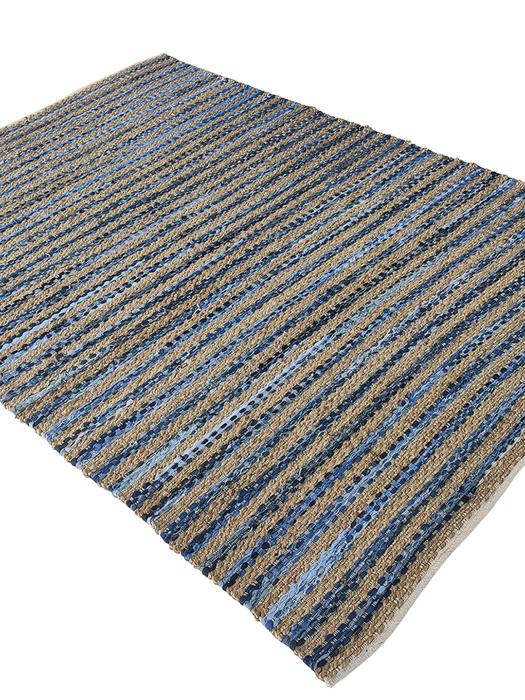 Transform Your Room with Diverse Range of Handwoven Rugs 