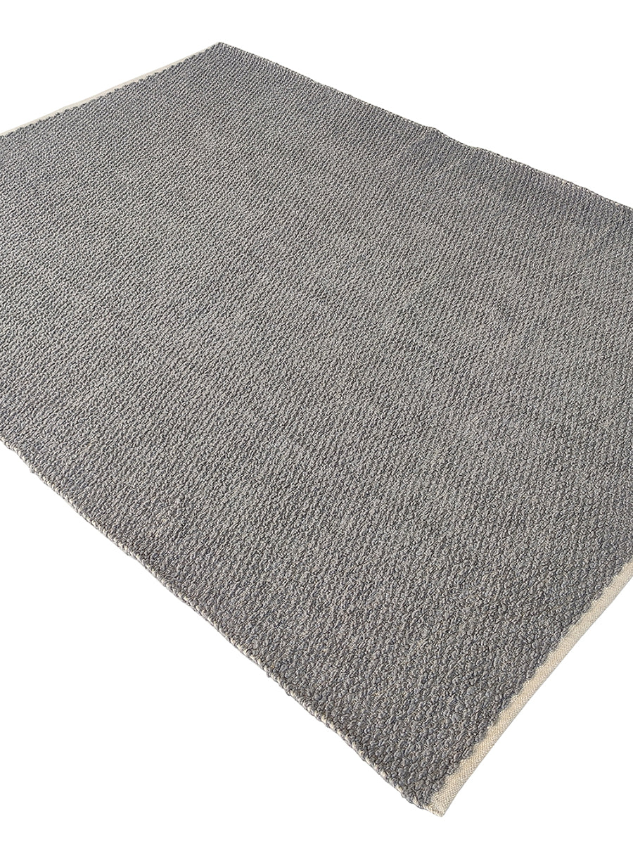 Stylish Floor Rug - Create a Cozy Atmosphere with Light Grey Sophistication