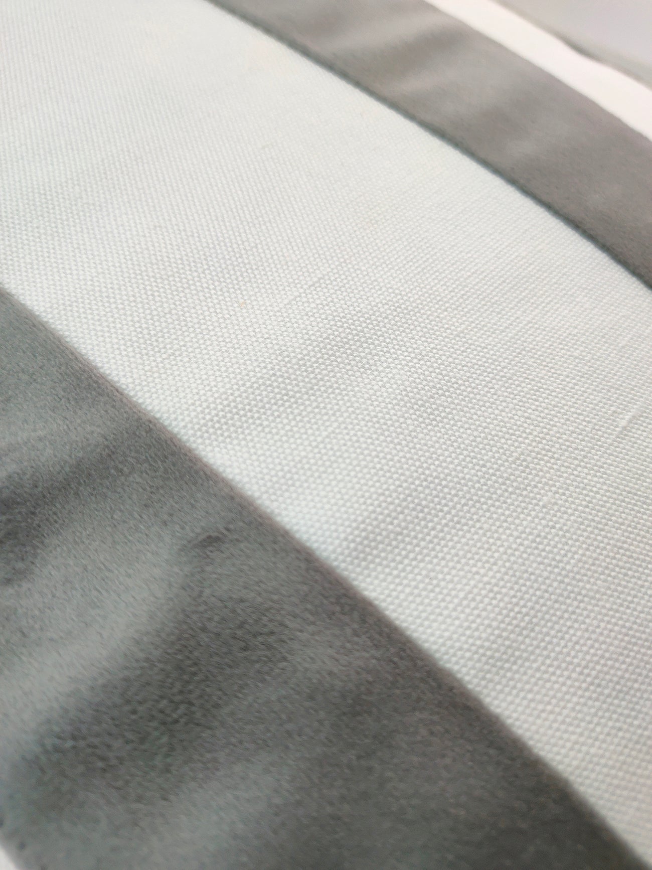 CS-139 White & Grey Cushion