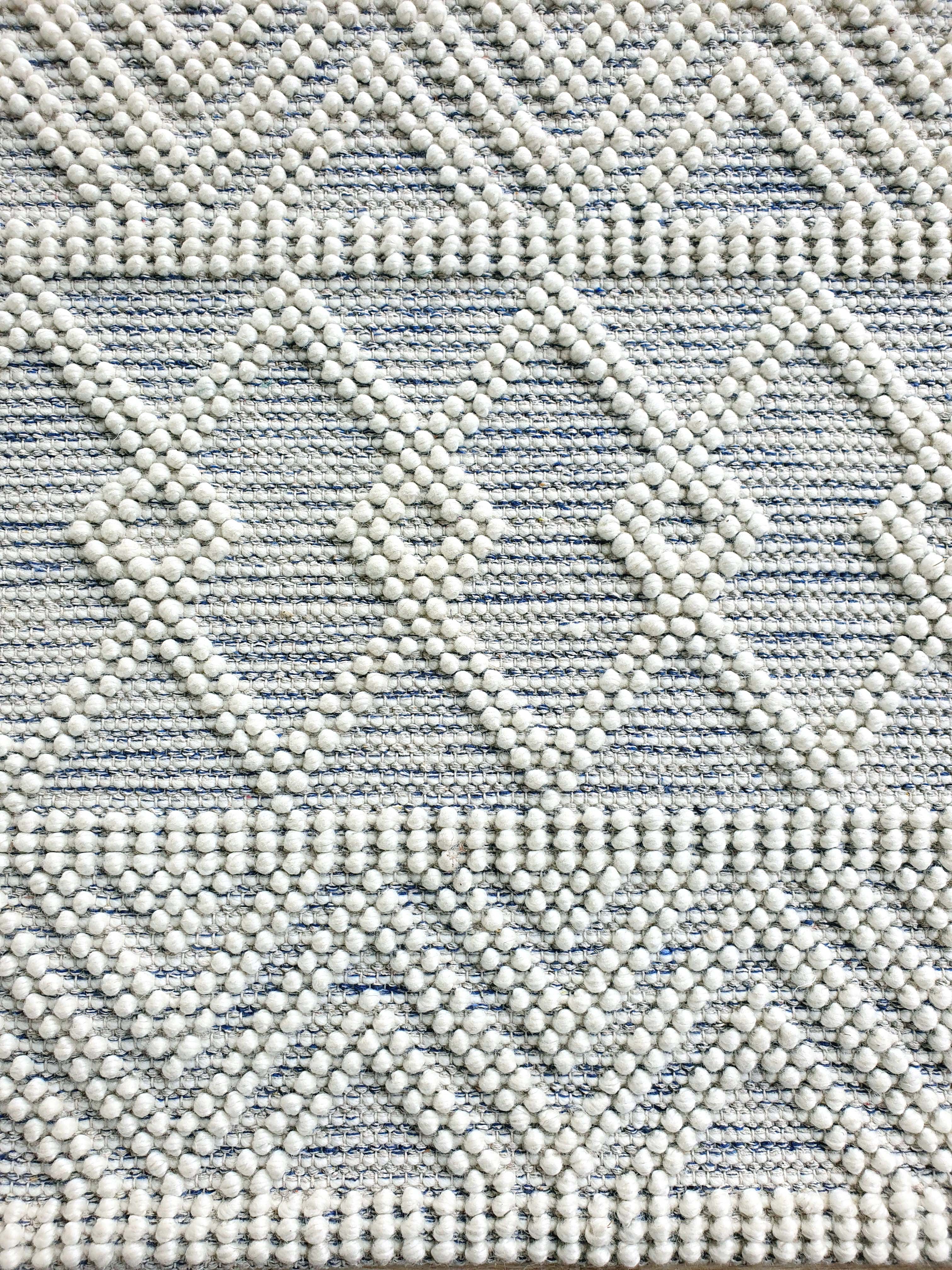 Premium Flatweave Rug - Experience the Beauty of Handcrafted Excellence