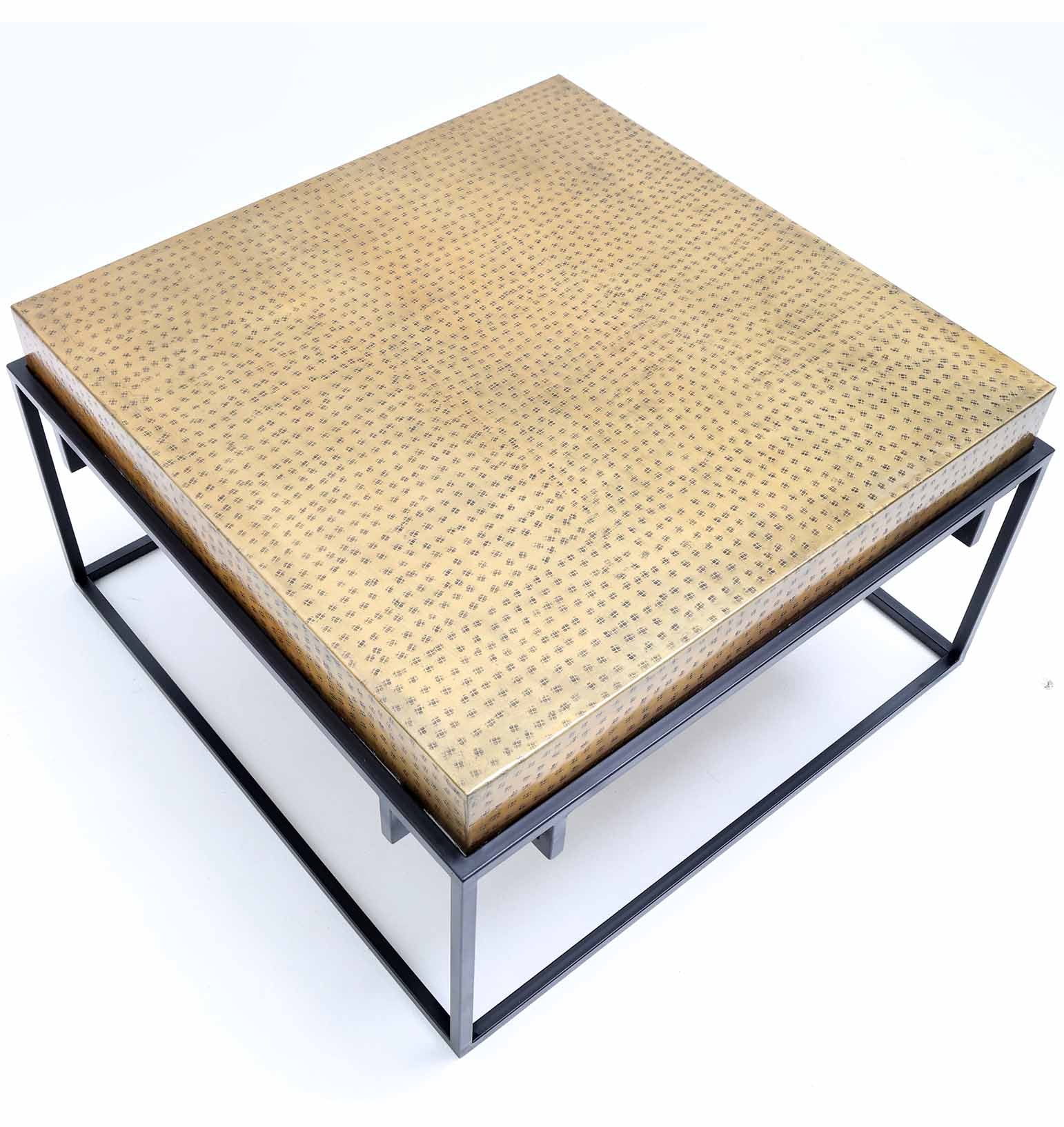 Modern Round Coffee Table – Solid Wood Top with Black Iron Legs GH-005