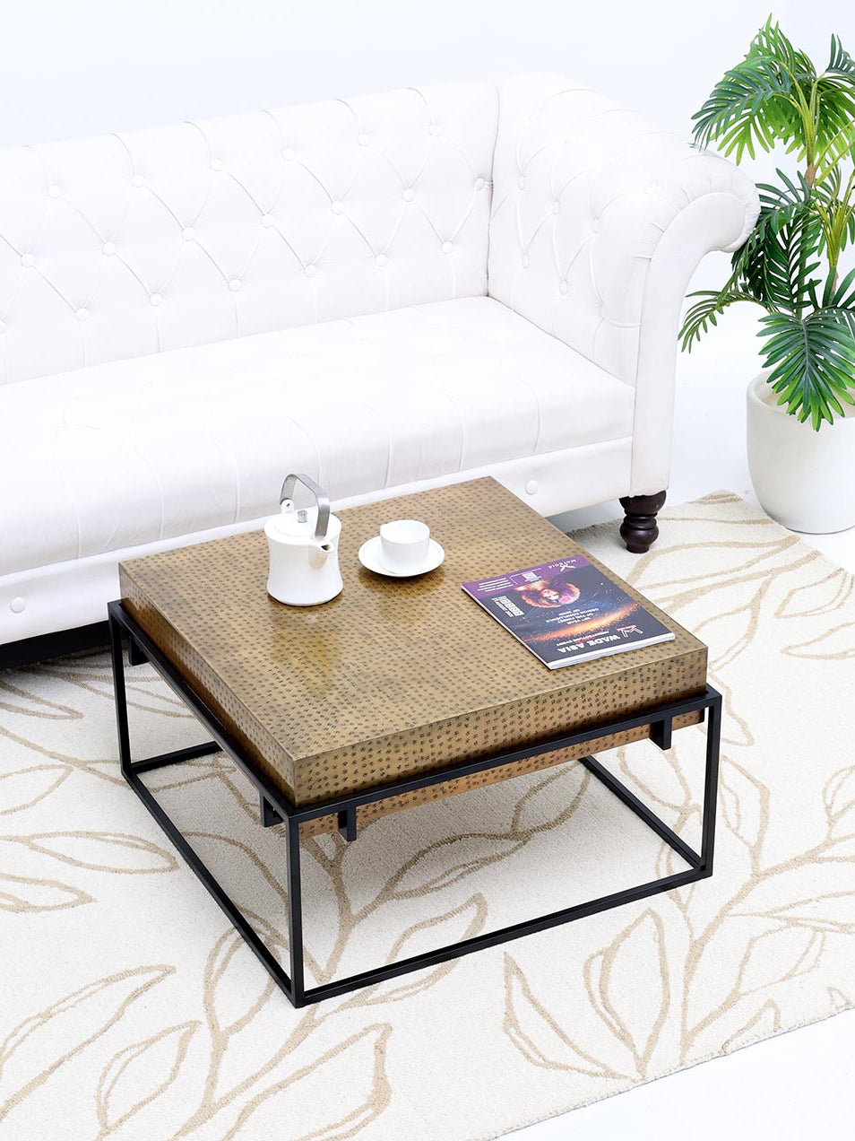 Modern Round Coffee Table – Solid Wood Top with Black Iron Legs GH-005