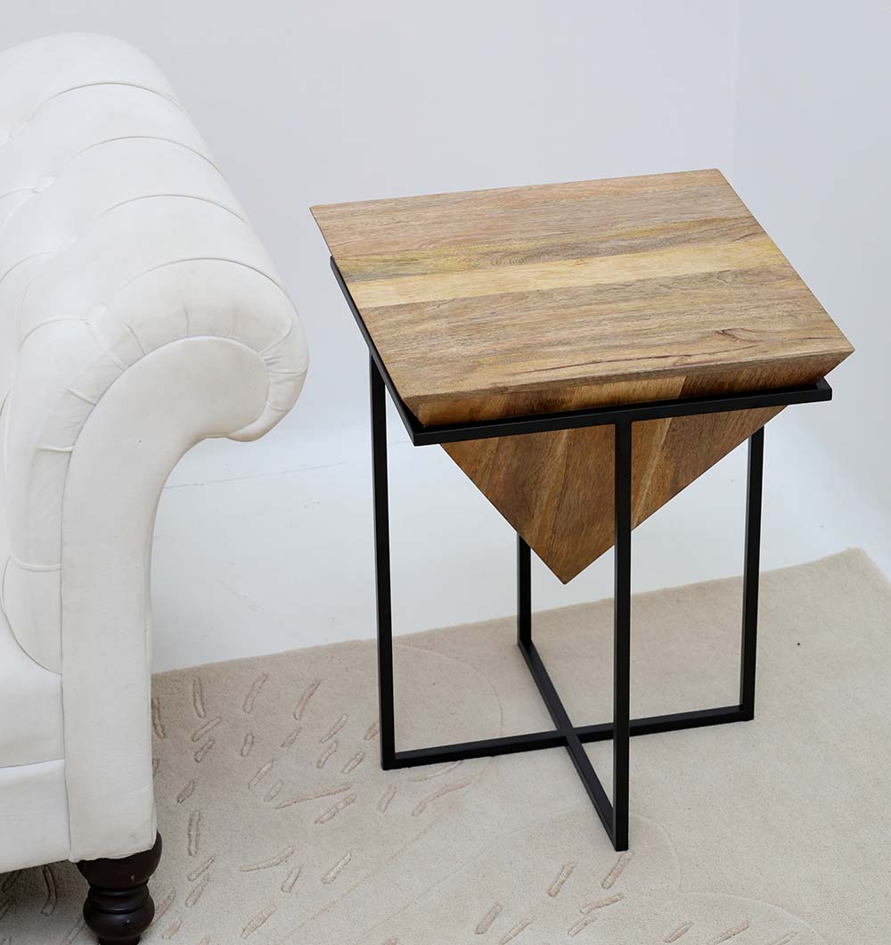 Cone-shaped side table with solid wood top and iron base, GH-091.