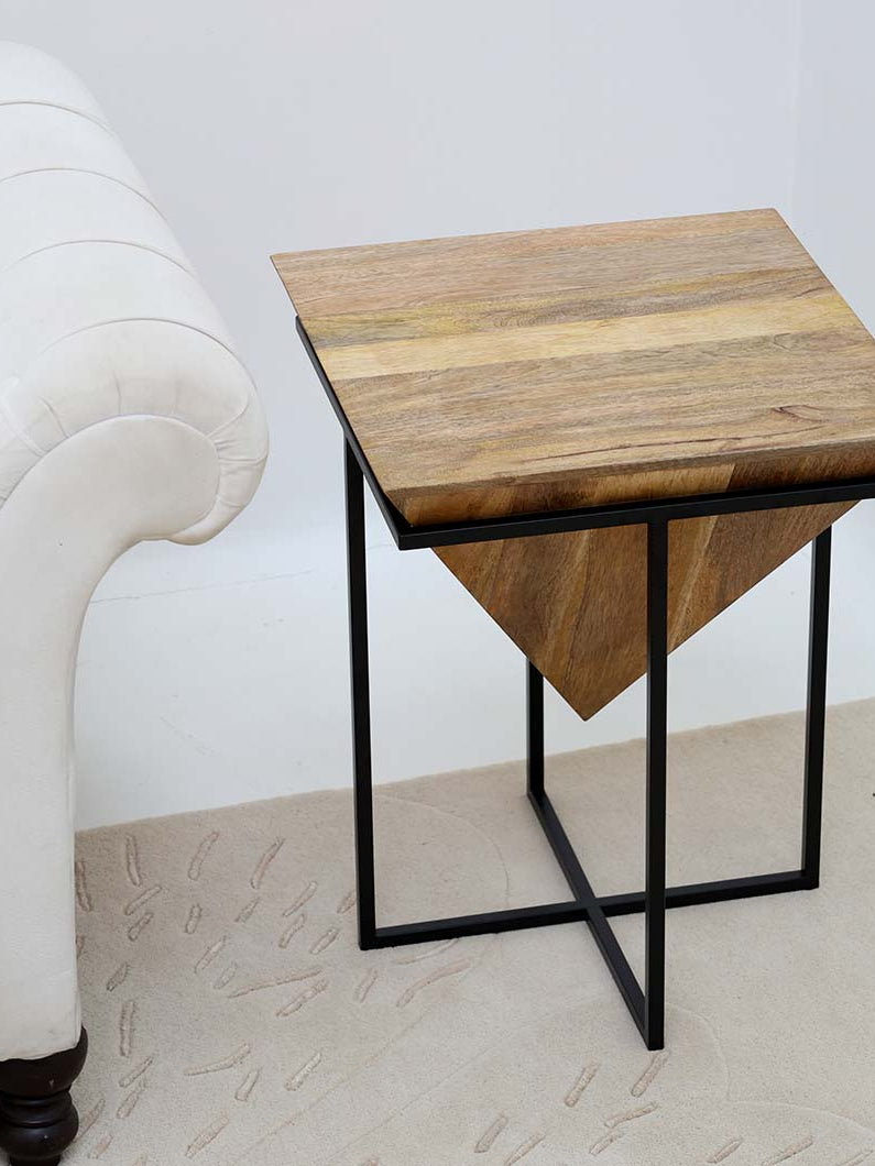 Cone-shaped side table with solid wood top and iron base, GH-091.