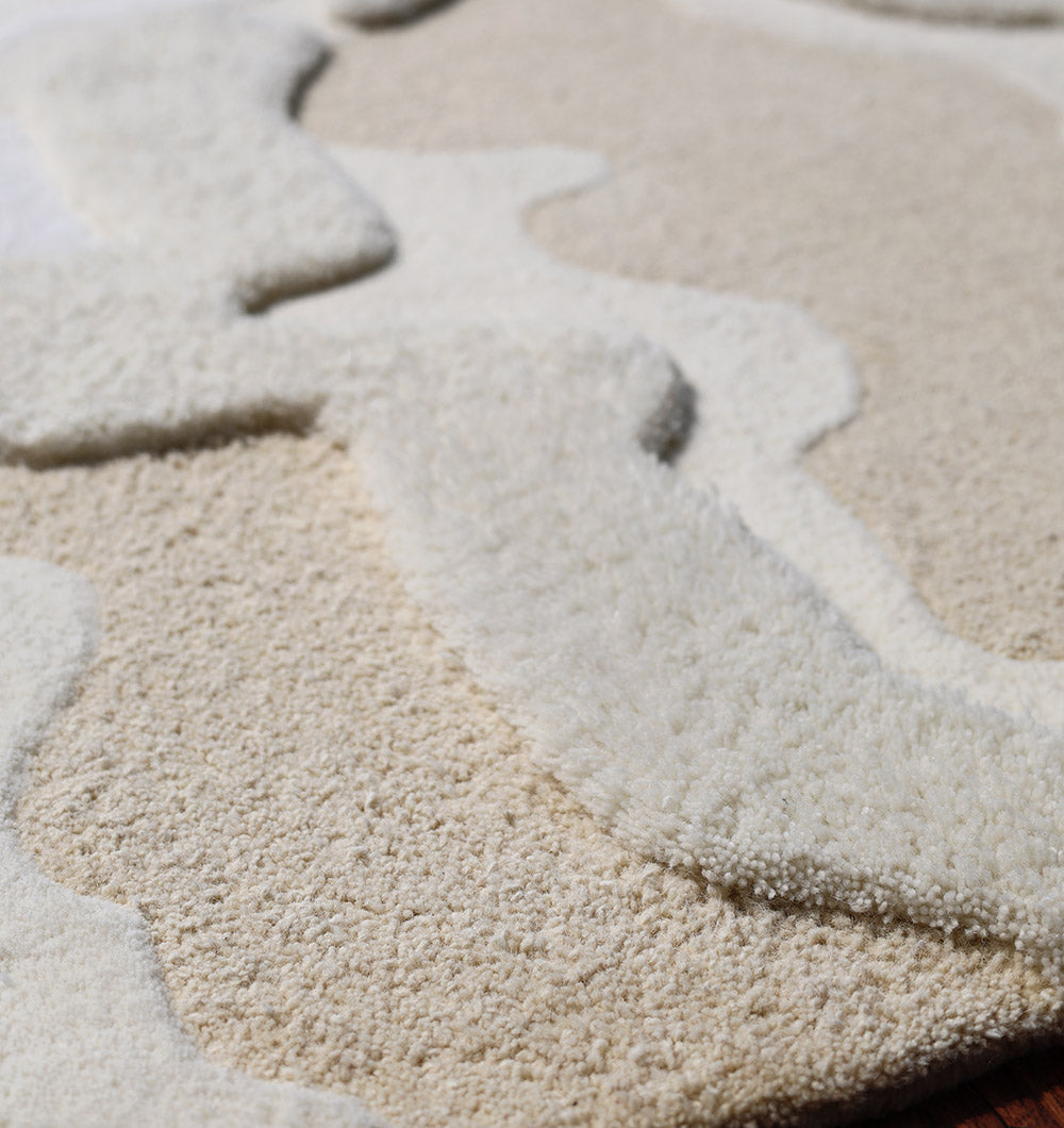 Detail shot of the side, confirming the robust blend of natural fibers in the curved design.