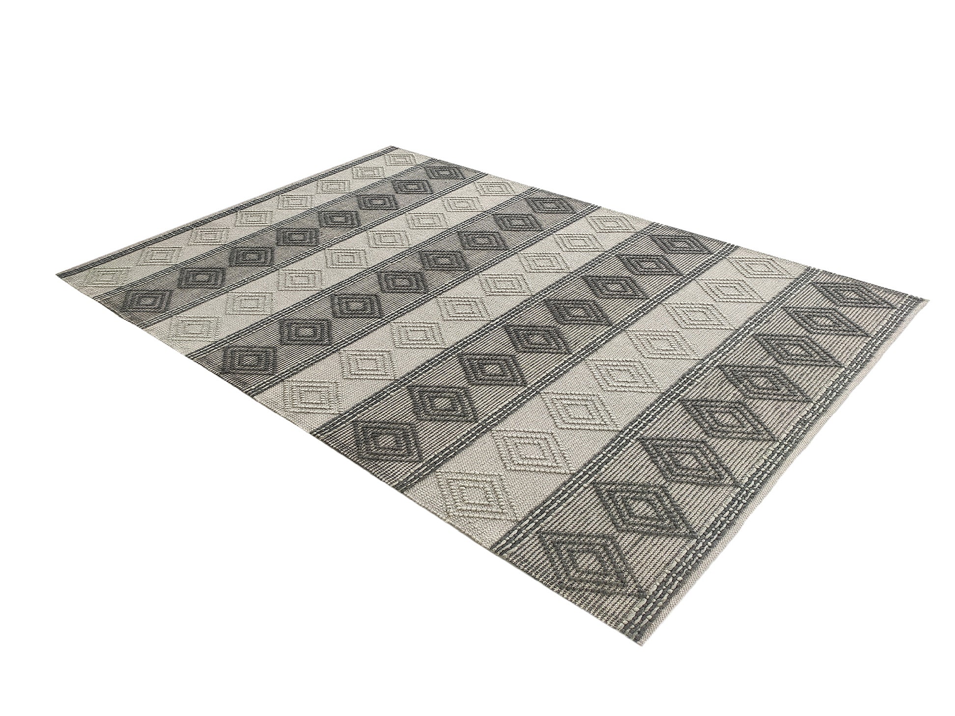 Boho Chic: Add a Touch of Bohemian Flair to Your Space with this Stylish Rectangle Woven Rug