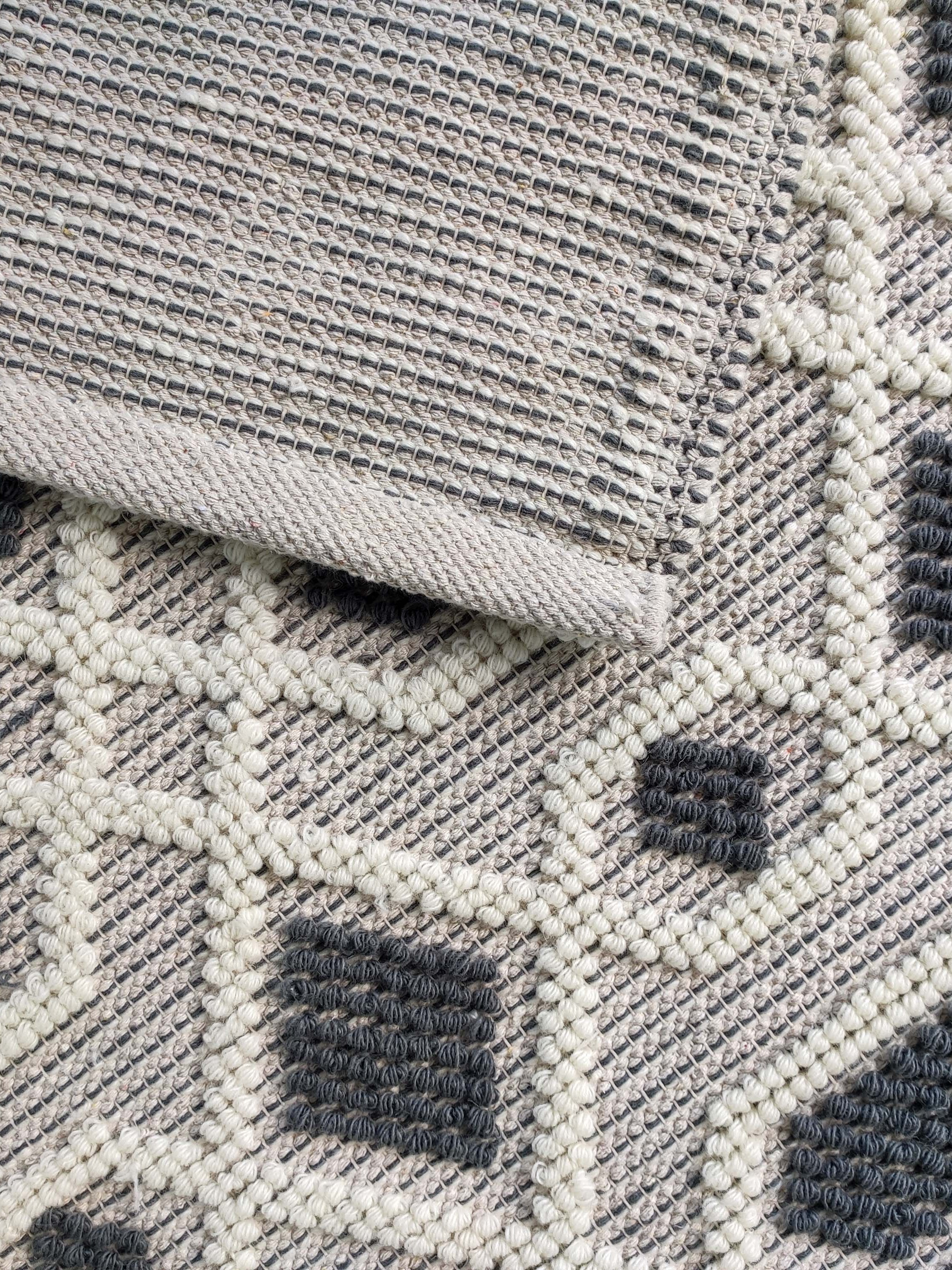 Timeless Elegance: Add a Touch of Boho Charm to Any Room with Our Versatile Woven Area Rug