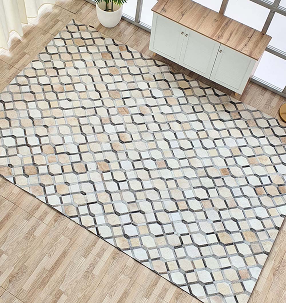 Add elegance and comfort to your living room or bedroom with this grey leather geometry rug LR-002, blending modern design with artisanal craftsmanship.