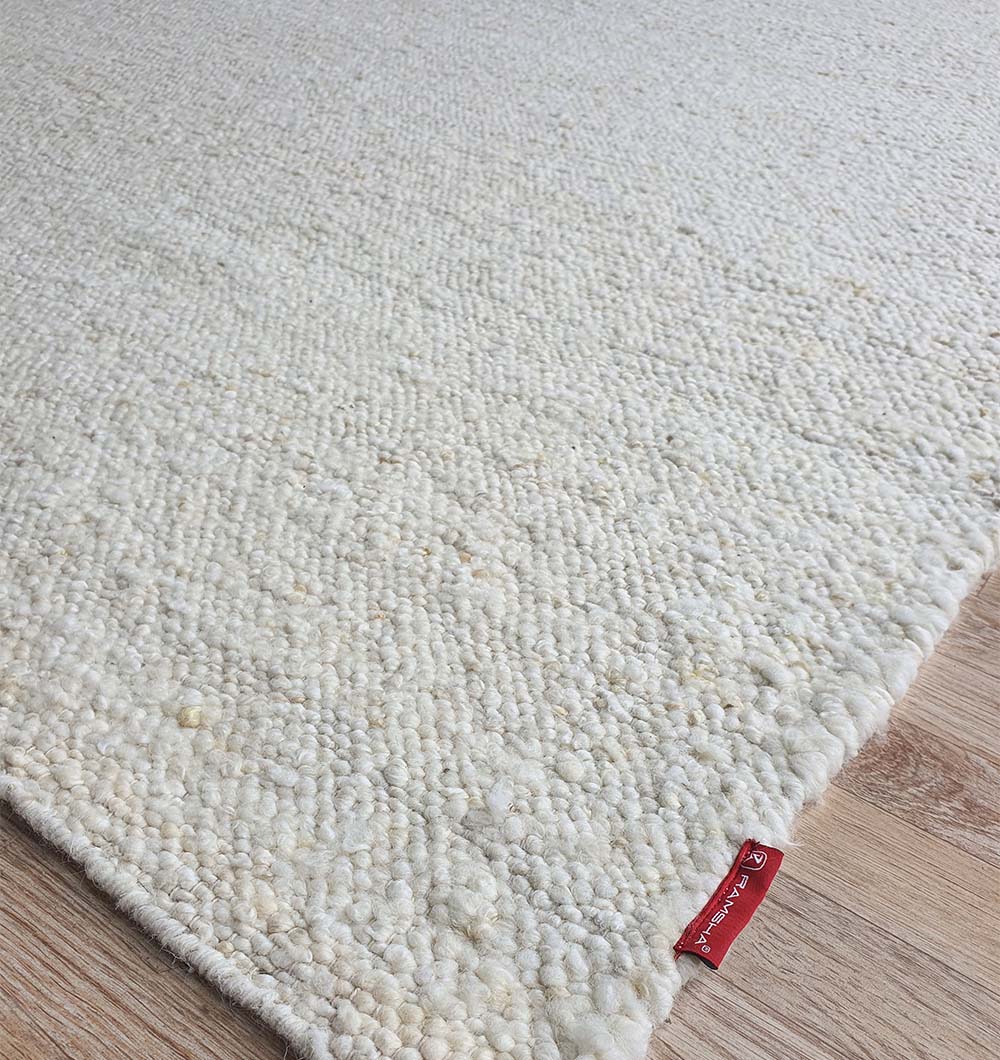 Handmade Natural Off White Woven Rug For Home Decor SR-059