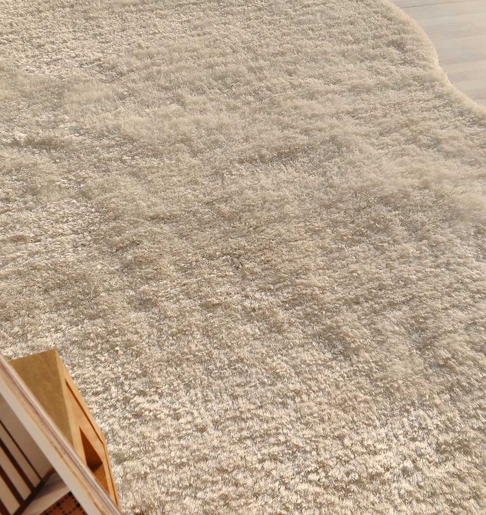 Handmade soft and comfort shaggy rug SG-010 White Irregular color area rug