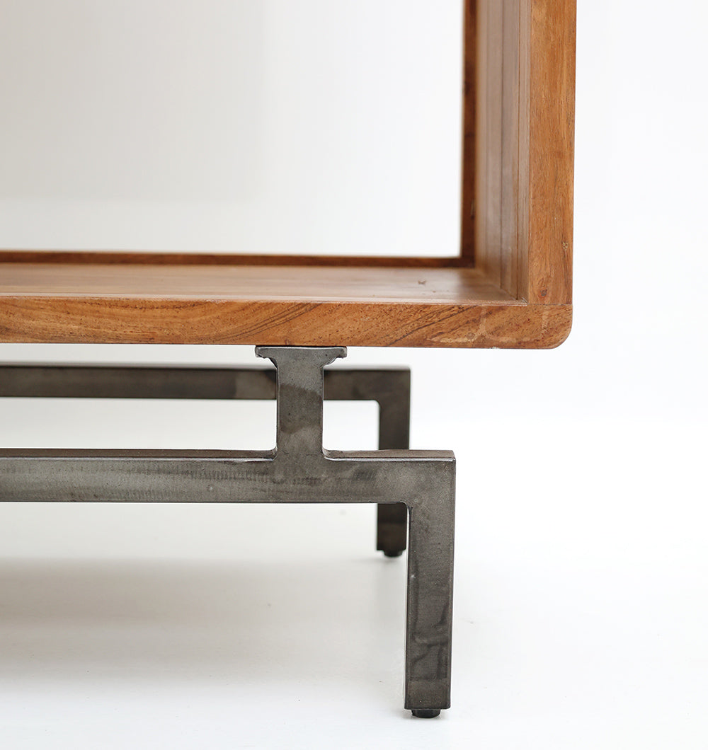 Wooden Book Shelf With Central Cabinet SLI-1049