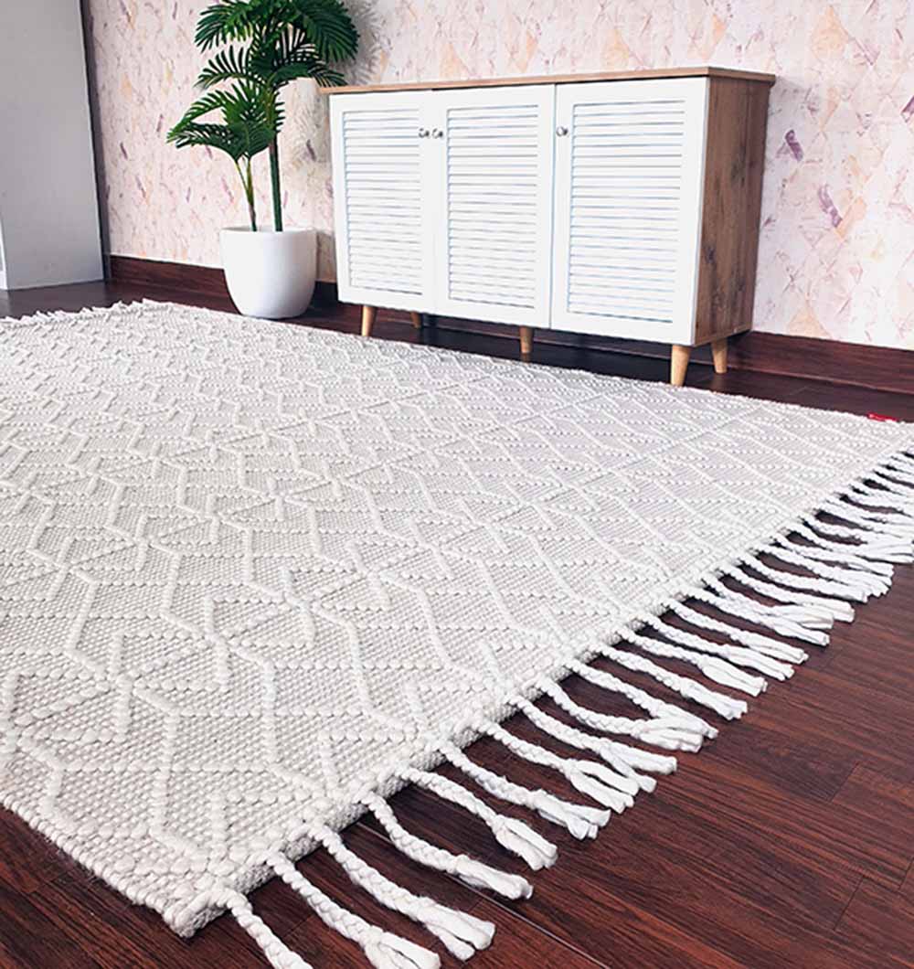 Handmade Woven Rug Natural White Color Fringes Decor Rug SRN-007