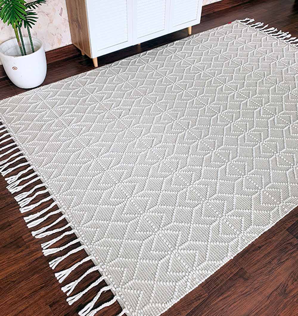 Handmade Woven Rug Natural White Color Fringes Decor Rug SRN-007