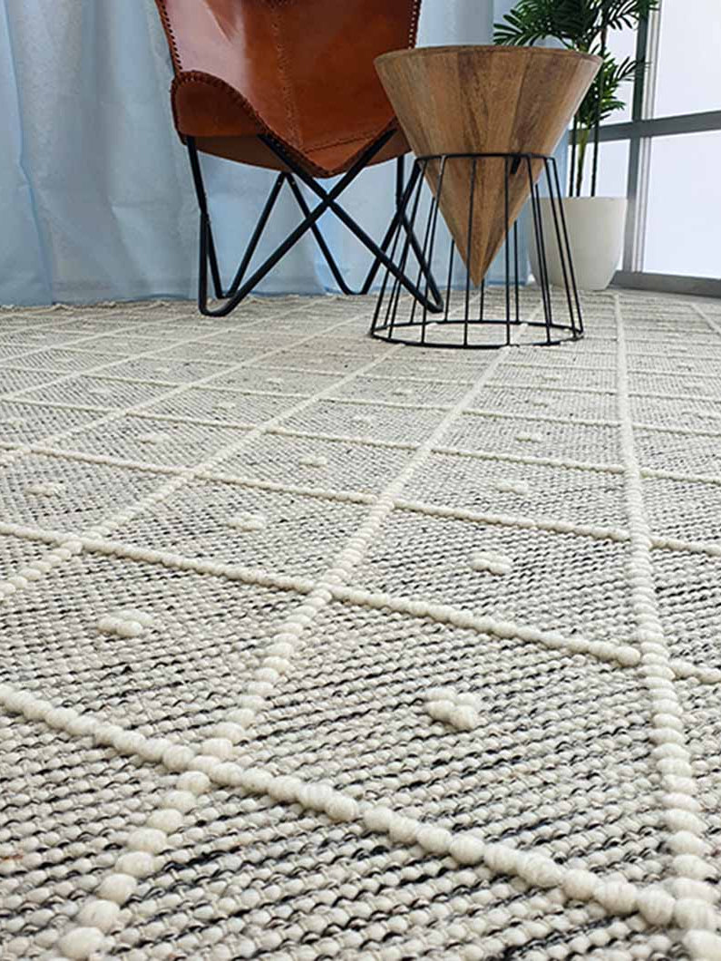 Natural & White Color Woven Rug, Floor Rug SRN-012