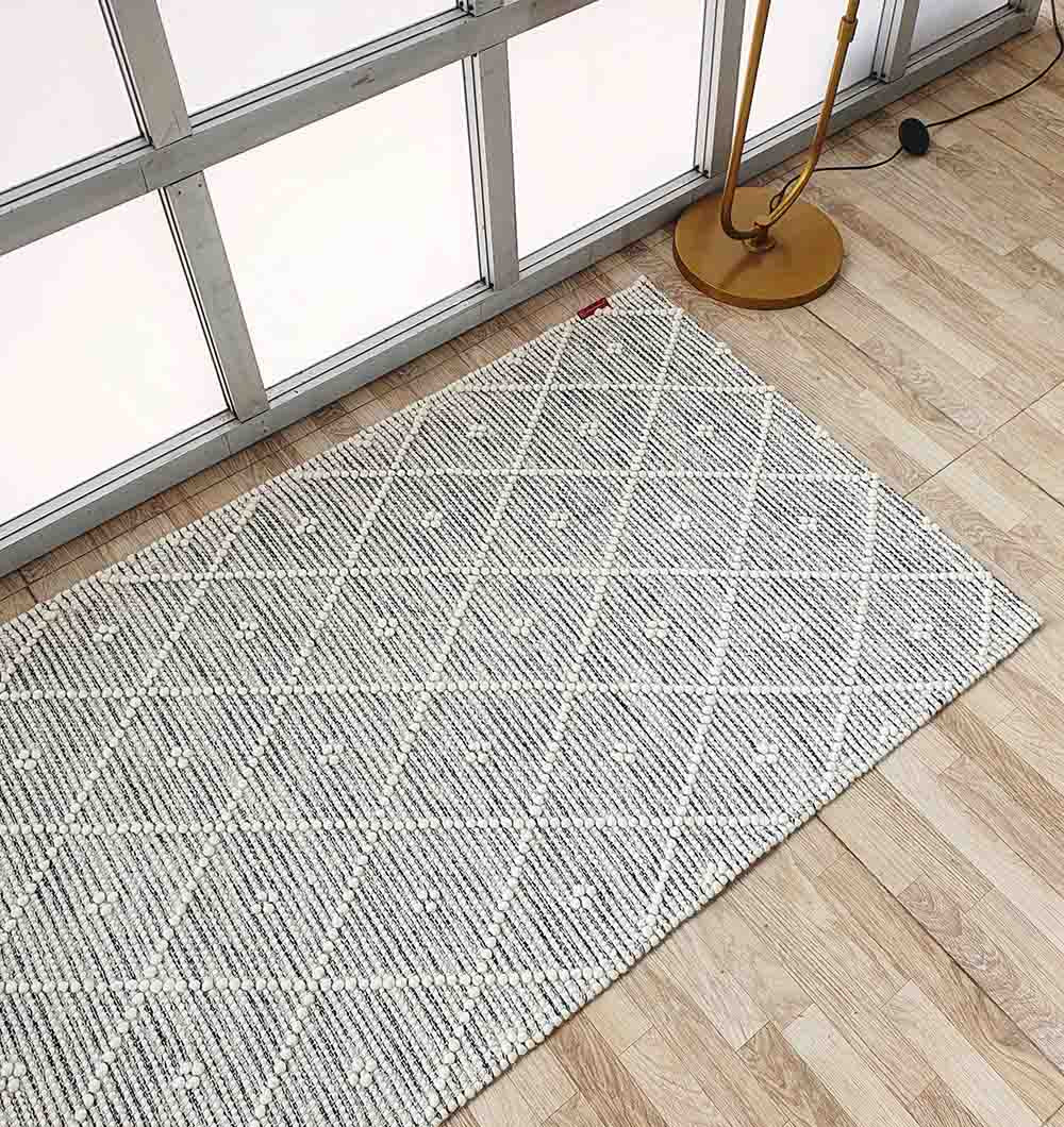 Natural & White Color Woven Rug, Floor Rug SRN-012