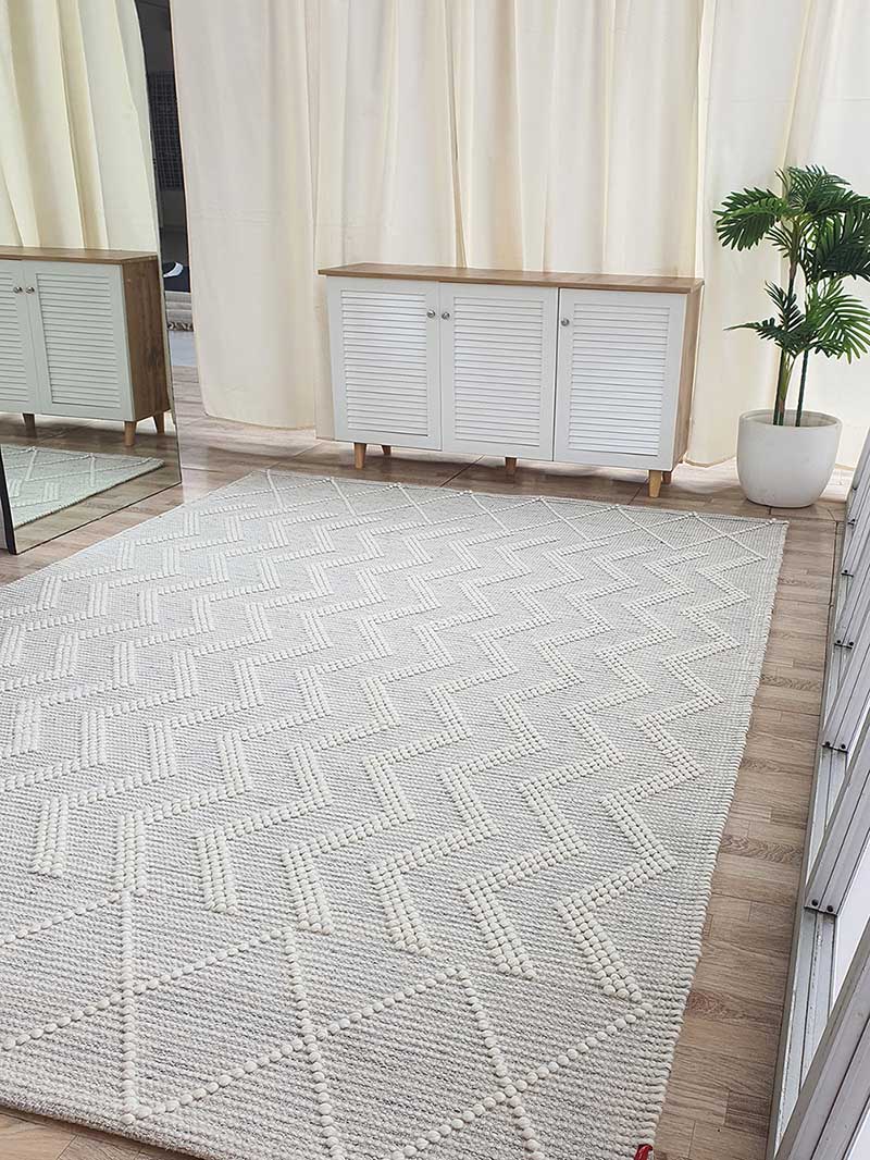 Woven Rug Natural Color Perfect For Home Decor SRN-016