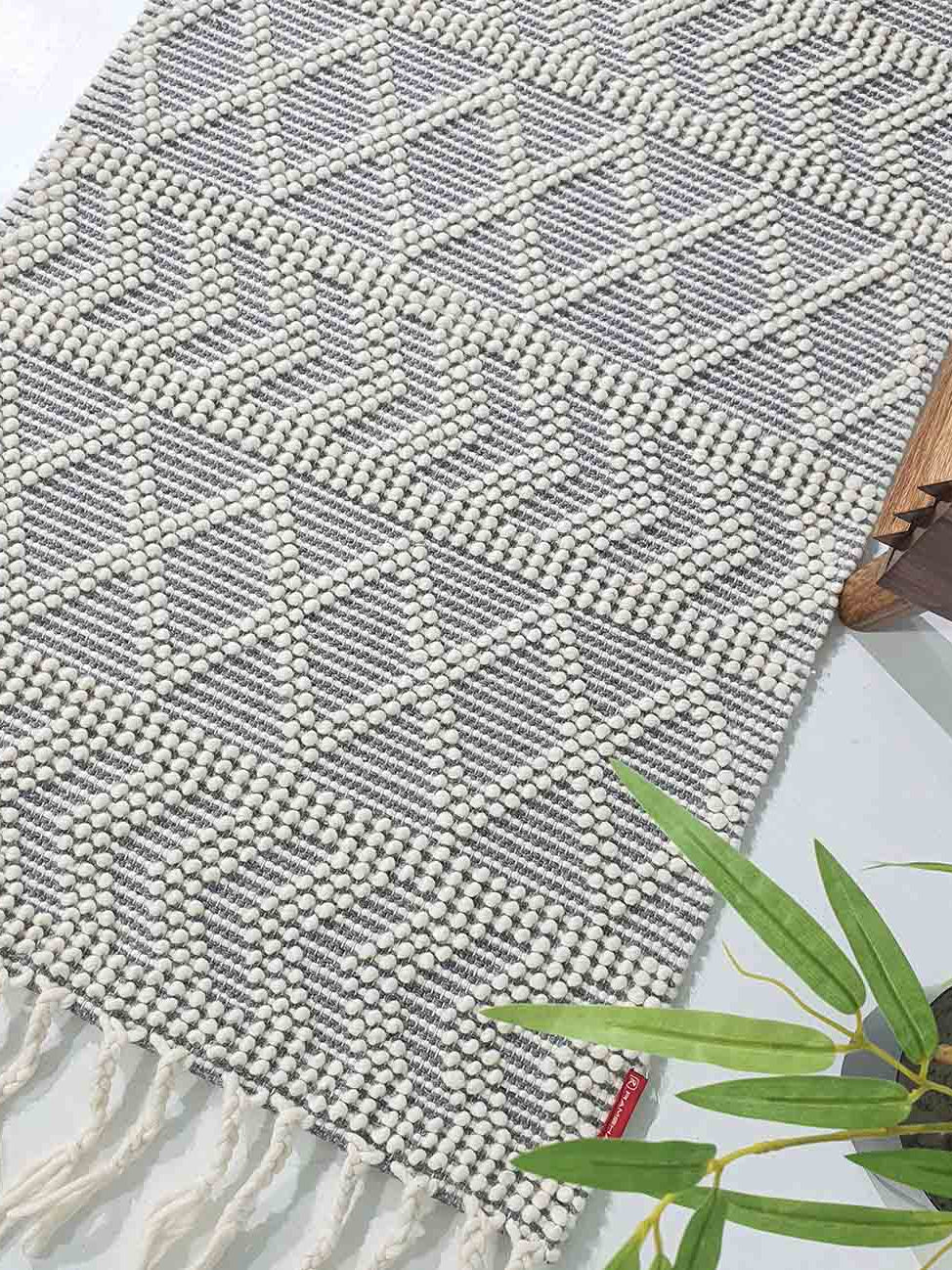 Floor Woven Rug  Natural & White Color With Fringes SRN-020