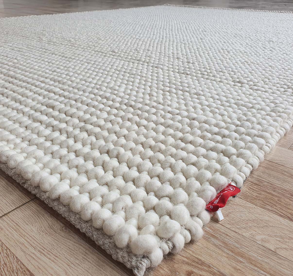 Natural White Color Woven Rug For Home Decor SRN-026