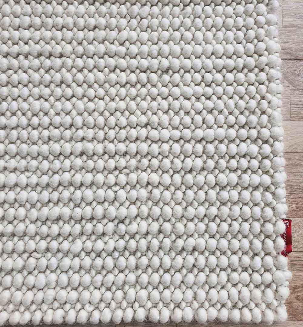 Natural White Color Woven Rug For Home Decor SRN-026