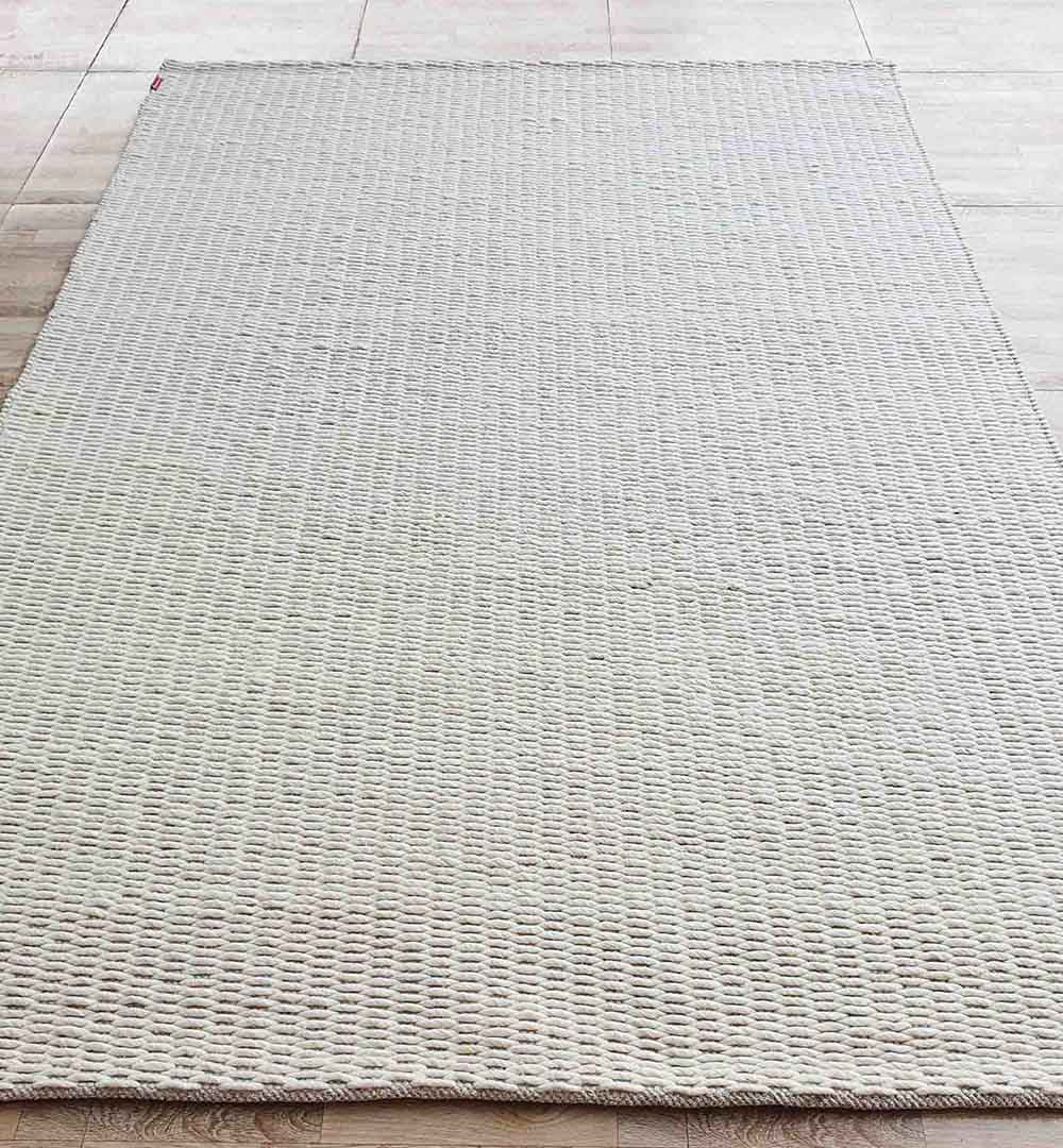 Handmade Natural White Woven Rug For Home Decore SRN-030