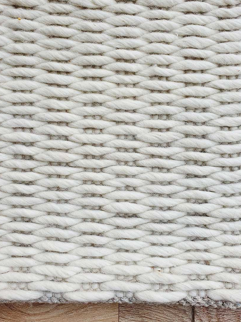 Handmade Natural White Woven Rug For Home Decore SRN-030