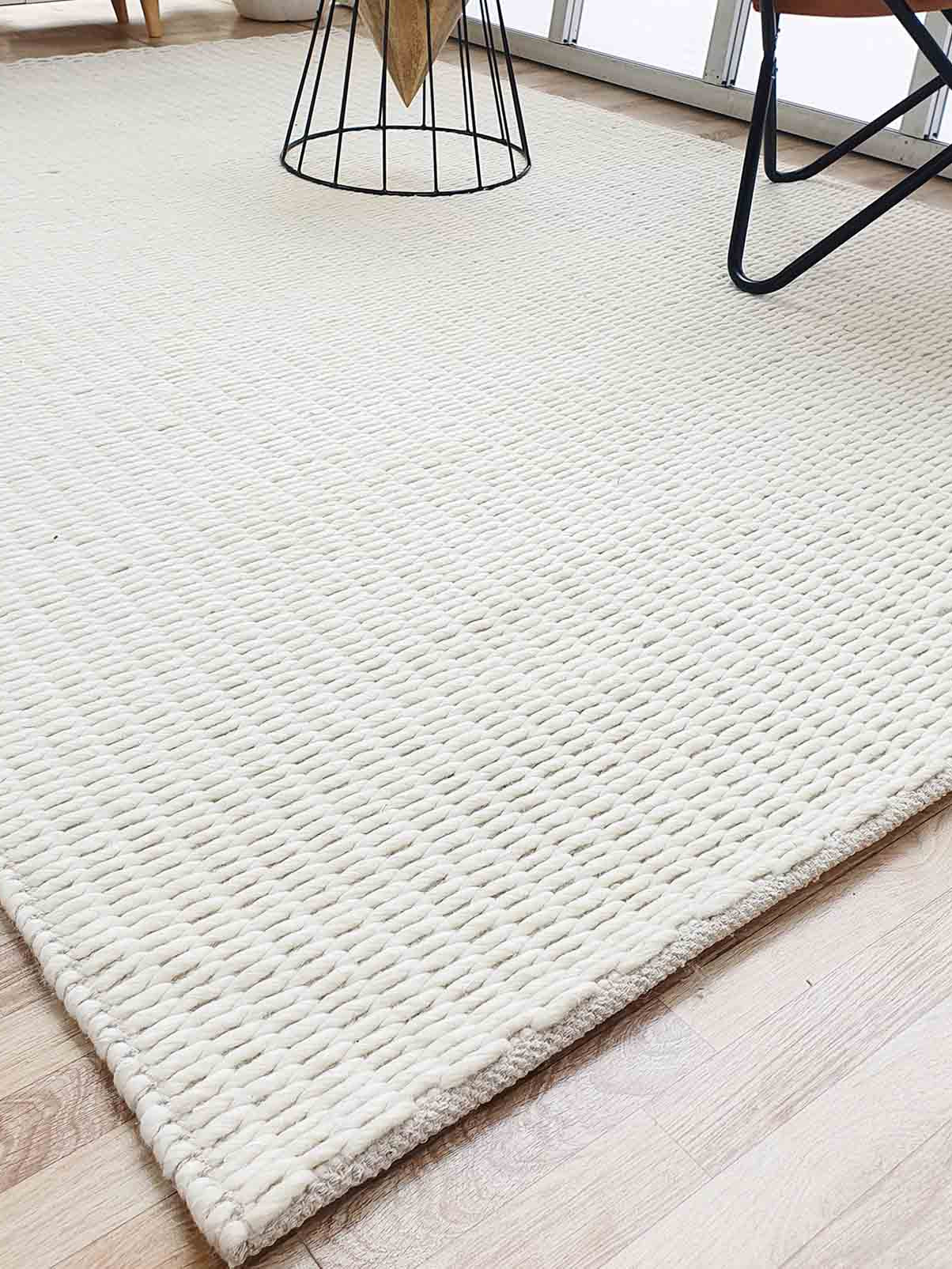 Handmade Natural White Woven Rug For Home Decore SRN-030