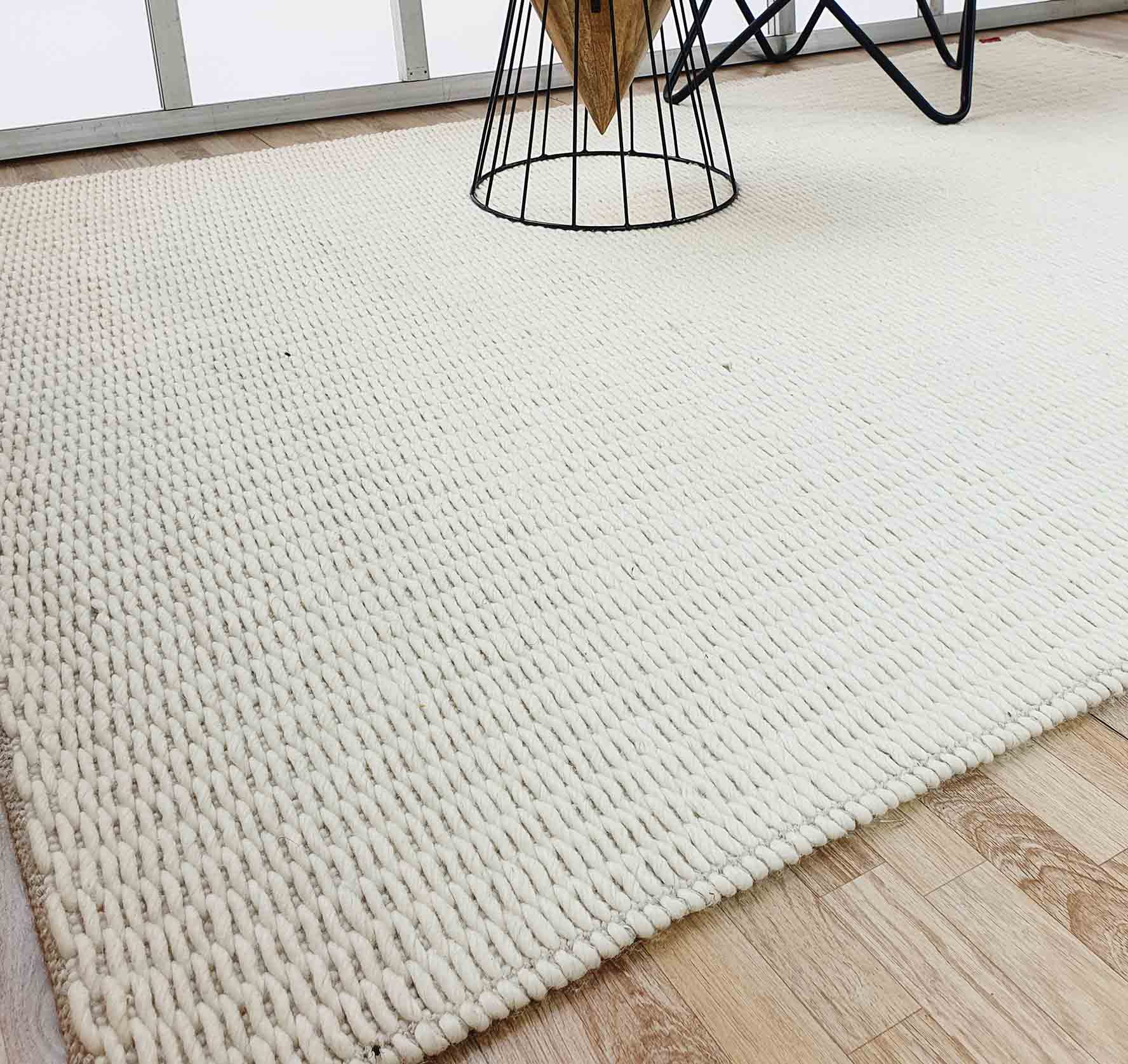 Handmade Natural White Woven Rug For Home Decore SRN-030