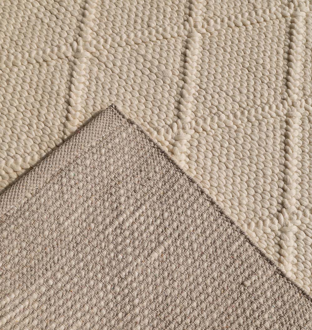 Decorative Area Hand Woven Rug SRN-041