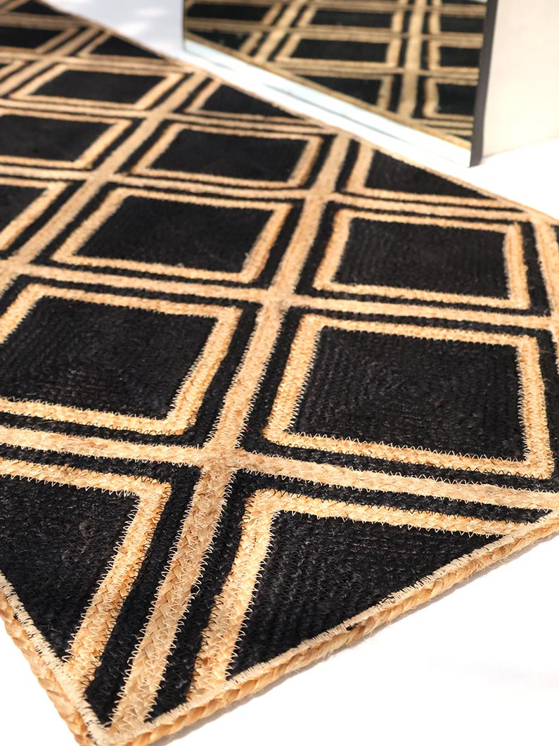 Black Diamond Pattern Jute Rug BR-038